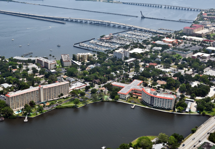 Drown image of downtown Bradenton.